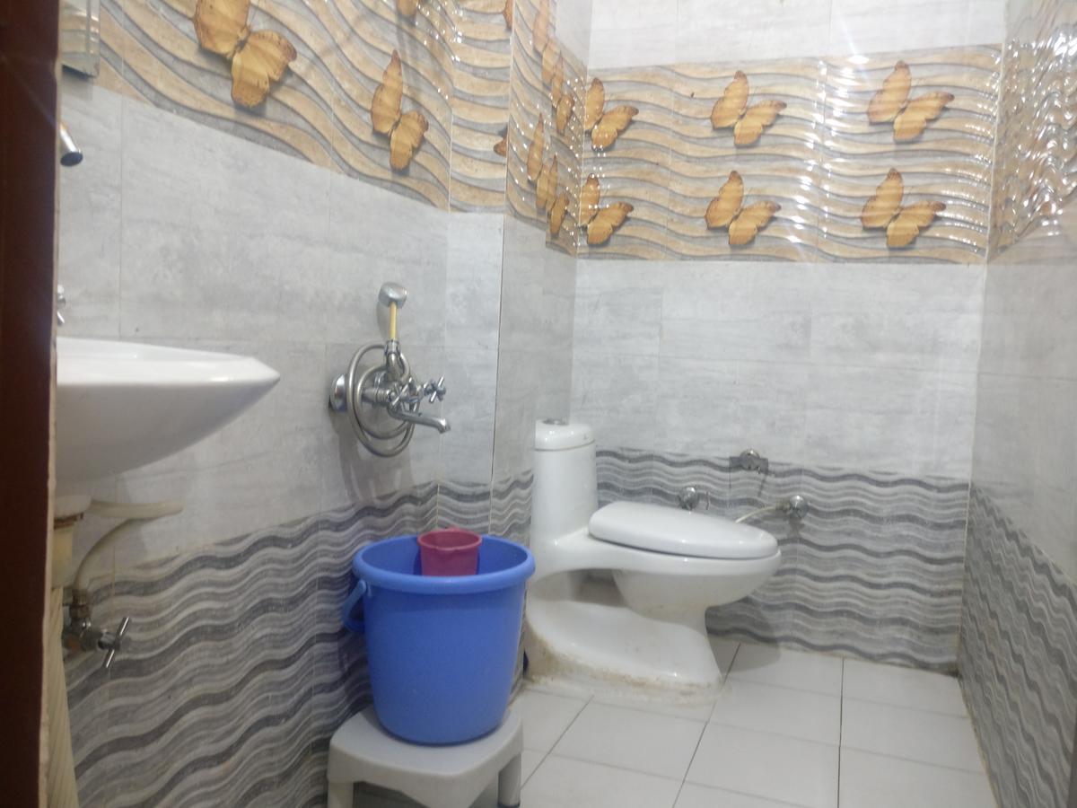 Galaxy Hotel & Restaurant Lansdowne Esterno foto